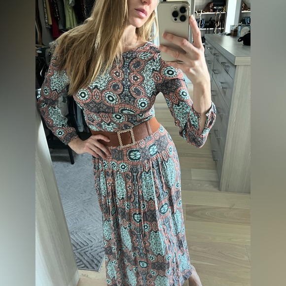 Vintage printed maxi dress with long sleeves and fitted waist - Picture 4 of 8